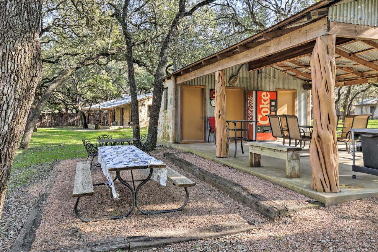 Blanco Riverfront Historic Home, 3 Mi To Downtown! Exterior photo
